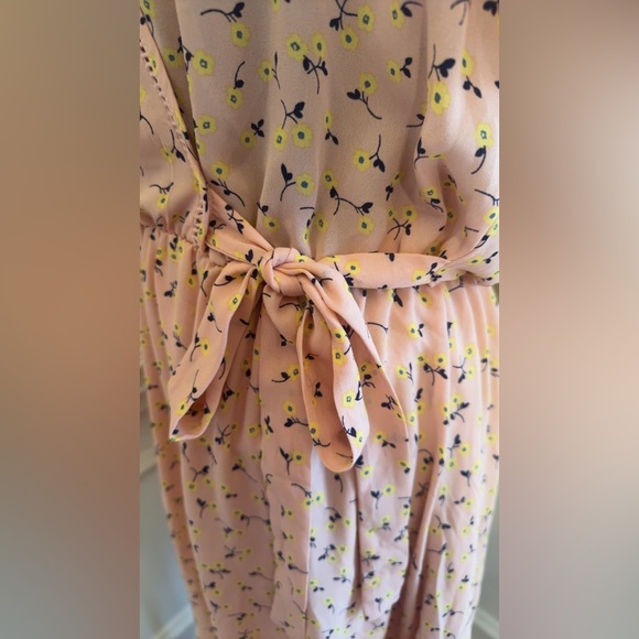 Sienna Sky light Peach Floral Midi Dress - Picture 6 of 9